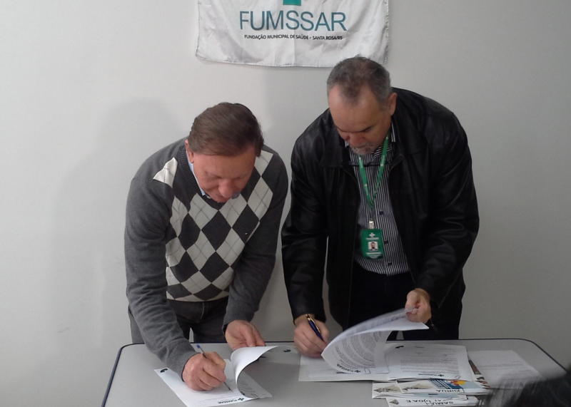 EXECUTIVO PARTICIPA DE ASSINATURA DE CONVÊNIOS DO SAMU E UPA